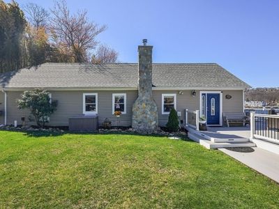 373 Lakeside Blvd