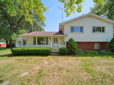 2745 E Carleton Rd