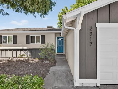 2317 Lansing Way