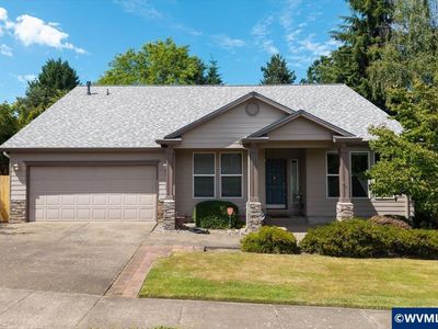 Property at 1915 NW Cascade Heights Dr, Albany, OR