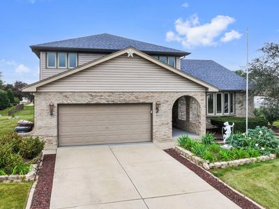 Property at 18800 Dickens Dr, Mokena, IL