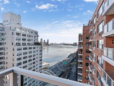 50 Sutton Pl S APT 19F