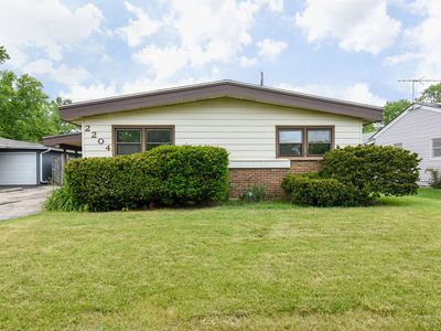 2204 Central Rd