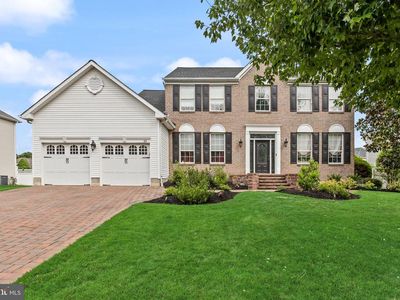 23 Edgewater Dr