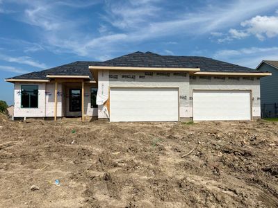 1526 N Shadow Rock Dr