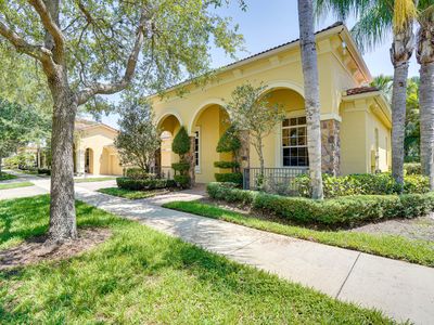 10042 SW Canossa Way