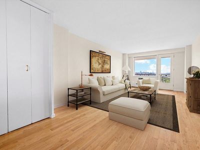 5700 Arlington Ave APT 20S