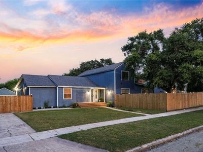 922 Oak Park Ave