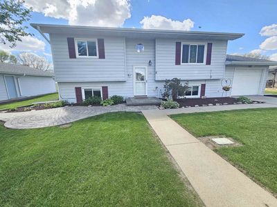 802 Pine Cir