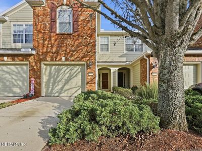 7021 ROUNDLEAF Drive