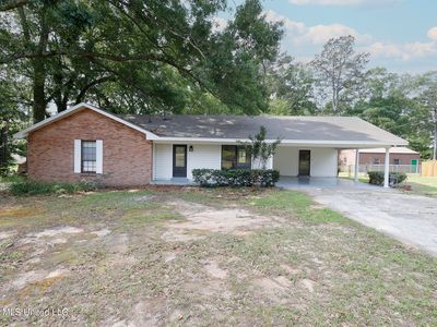 1501 Pioneer Dr