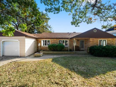 8755 Lakeshore DRIVE