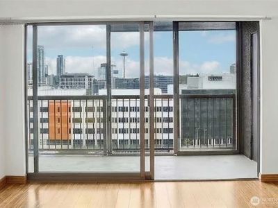 320 Melrose Avenue E #403