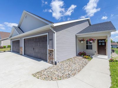 1633 Clover Creek Ln