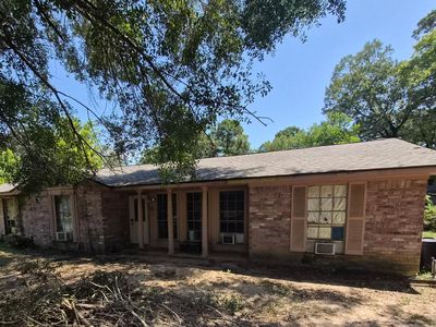 21213 Velma Ln