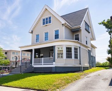 184 Alexander St