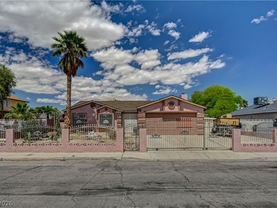 5614 Grossmont Ave