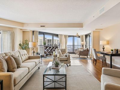 1235 Yale Pl APT 1706