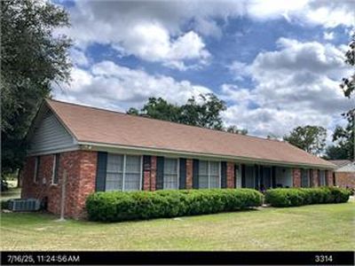107 NE Rosewood Dr