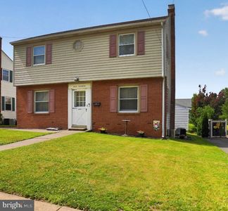 120 W 8th St