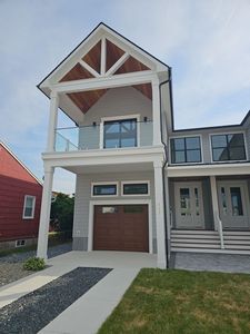 122 E Morning Glory Rd #1