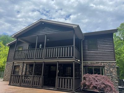1085 Spring Br