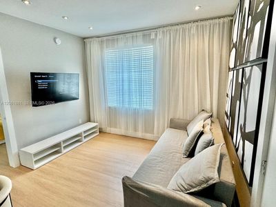 750 Collins Ave APT 206