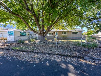 3077 W Lorraine Ave