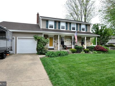 Property at 102 Holiday Ct, Mount Laurel, NJ