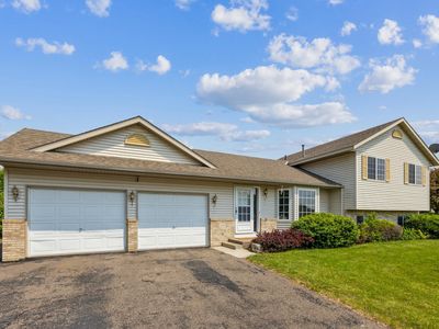 304 Maple Knoll Way NW