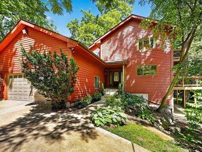 1 White Oaks Ln