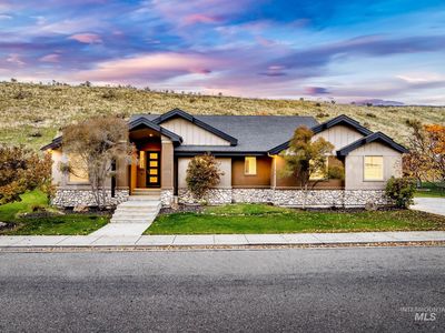 4846 N Arrow Villa Way