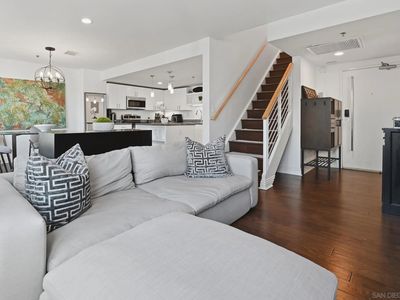 425 W Beech St Unit 1702