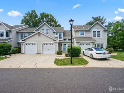 105 Lloyd Ct