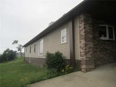 586 White Barn Rd