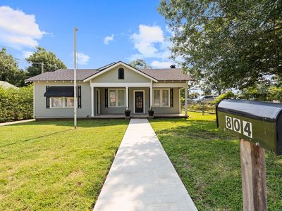 804 Laylon Ave