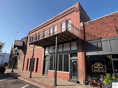 217 W Main St