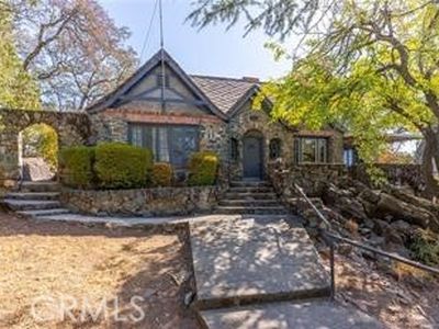 305 Canyon Highlands Dr