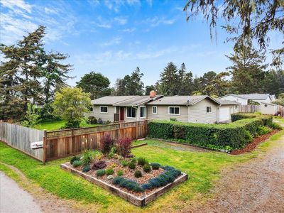 1783 Vine Ave