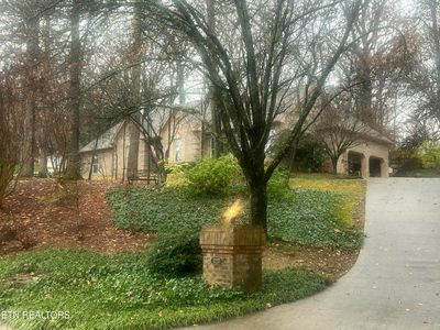 5227 Beverly Oaks Dr