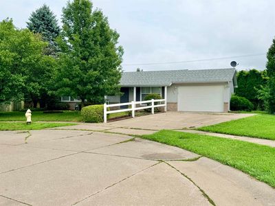 Property at 1517 Knoll Crest Dr, Kendallville, IN