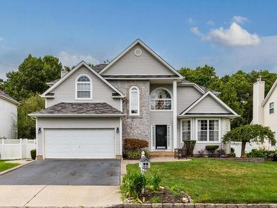 Property at 7 Marigold Court, Holtsville, NY