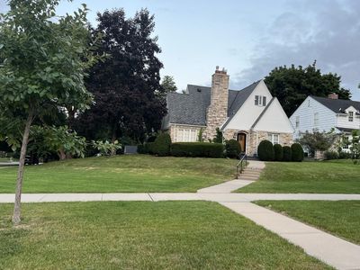 475 Mount Curve Blvd