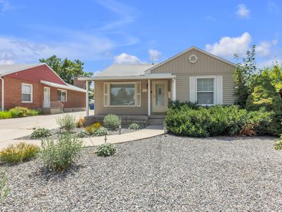 938 E Elgin Ave S