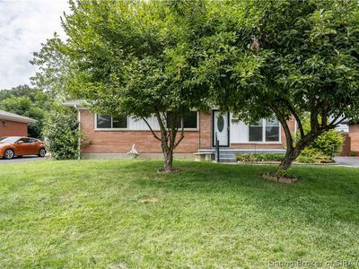 Property at 1809 Jonquil Drive, Jeffersonville, IN