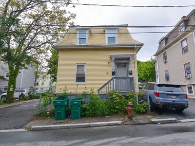 Property at 10 Essex Ct, Lynn, MA