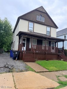 3029-3031 W 104th St
