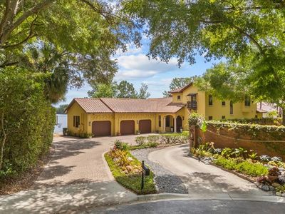 1244 E Lake Colony Dr