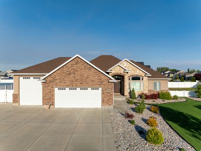 3373 N 2675 W