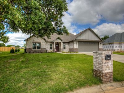 1835 Round Rock Cir